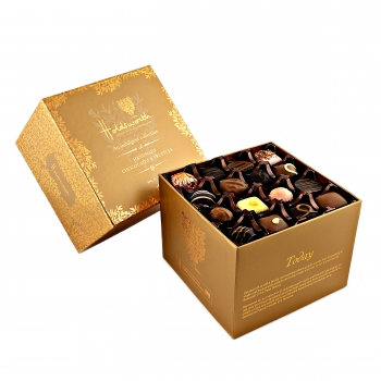 Holdsworth Indulgence Assortment 600g 0